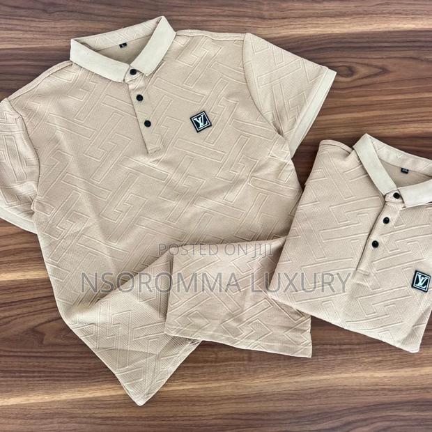 Official Club T for Men · Photo 3