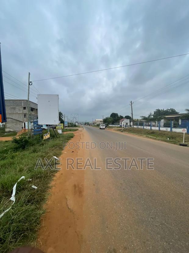 Exciting Bonus Offers on Half Plot at Prampram Beach Road · Photo 2