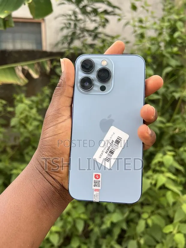 Apple iPhone 13 Pro 256 GB Blue · Photo 1