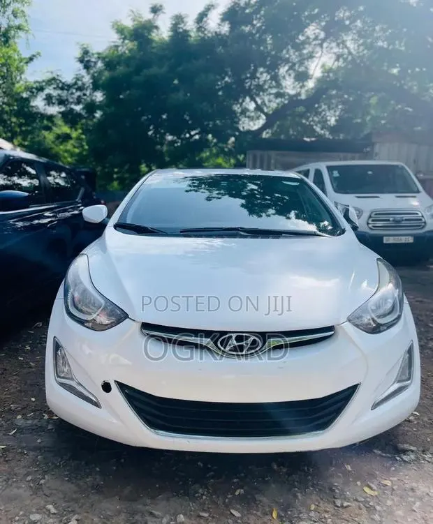 Hyundai Elantra Limited 4dr Sedan (1.8L 4cyl 6A) 2015 White · Photo 1