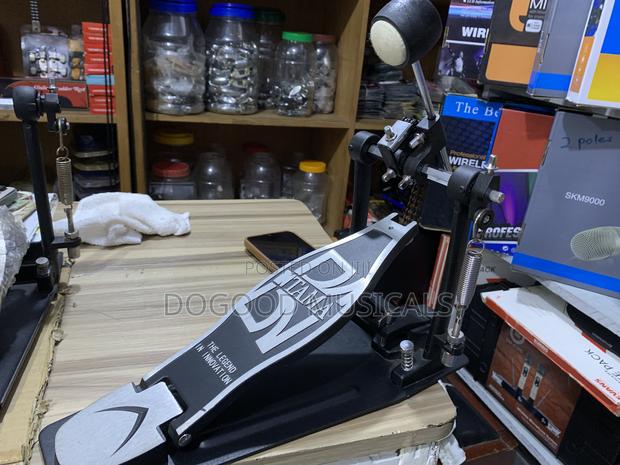 Tama Drum Pedal · Photo 1