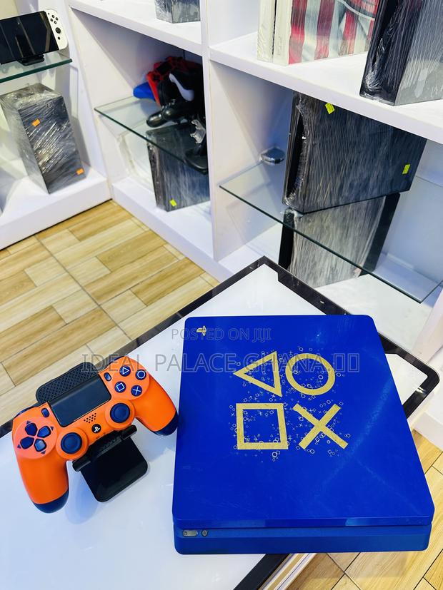 Blue Edition With 10 Games · Photo 1