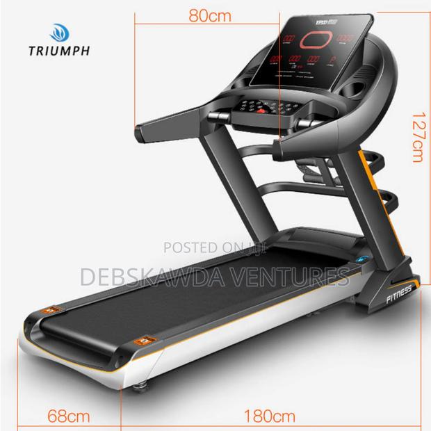 Q6 Automatic Incline Treadmill 4hp · Photo 1