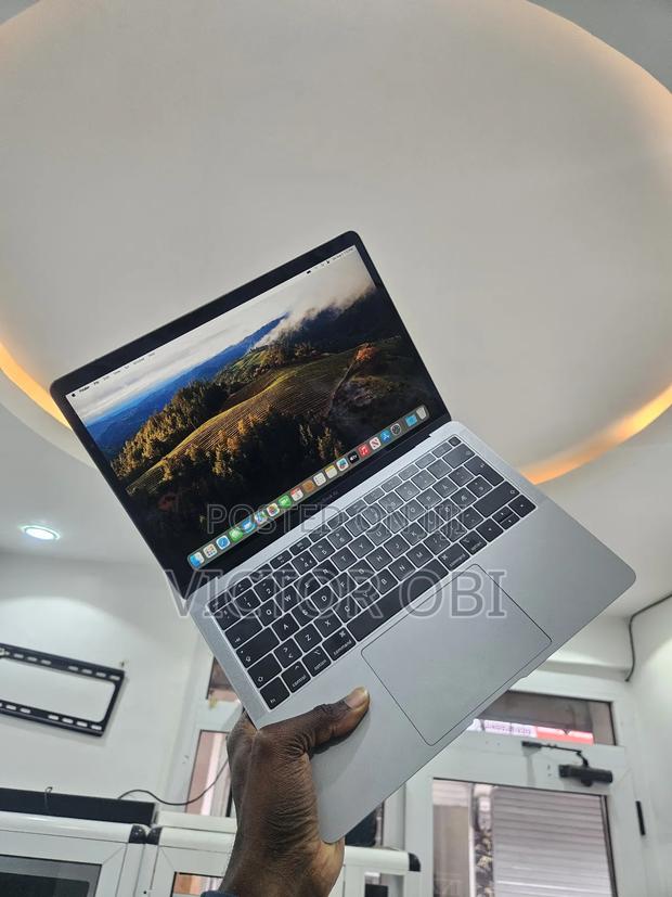 Laptop Apple MacBook Air 2018 8GB Intel Core I5 SSD 256GB · Photo 2
