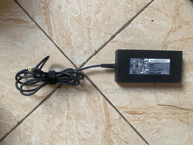 Original Chicony AC Adapter 20v=6.75A, 135w · Photo 4