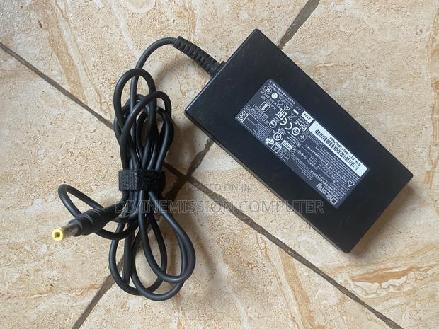 Original Chicony AC Adapter 20v=6.75A, 135w · Photo 2