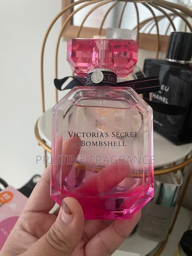 Victoria Secret Bombshell Eau De Parfum · Photo 1