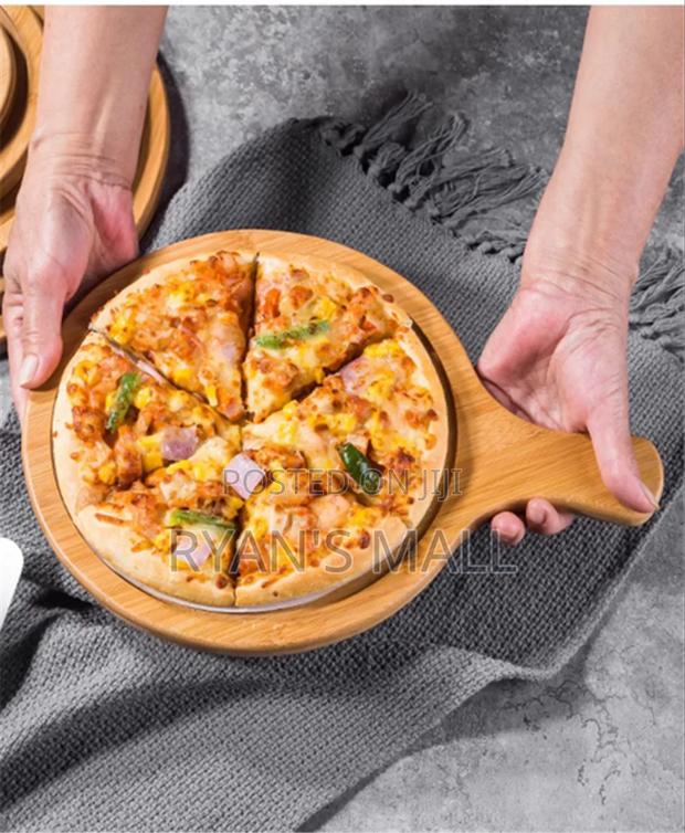 Wooden Pizza Board · Photo 3