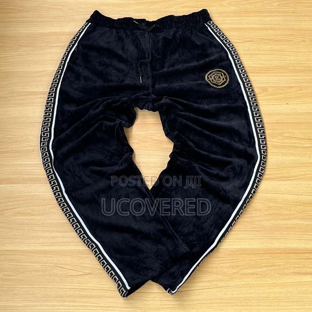 High Quality Unisex Joggers · Photo 6