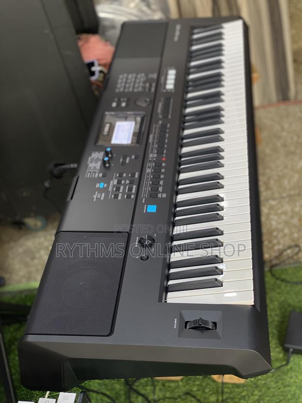 Yamaha PSR Ew-425 76keys Keyboard · Photo 1
