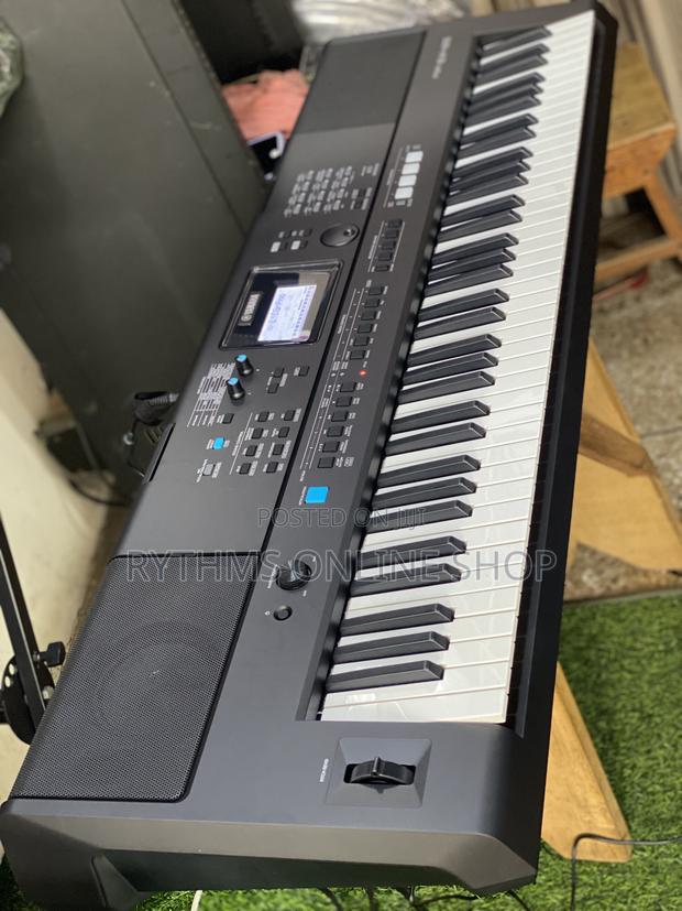 Yamaha PSR Ew-425 76keys Keyboard · Photo 3