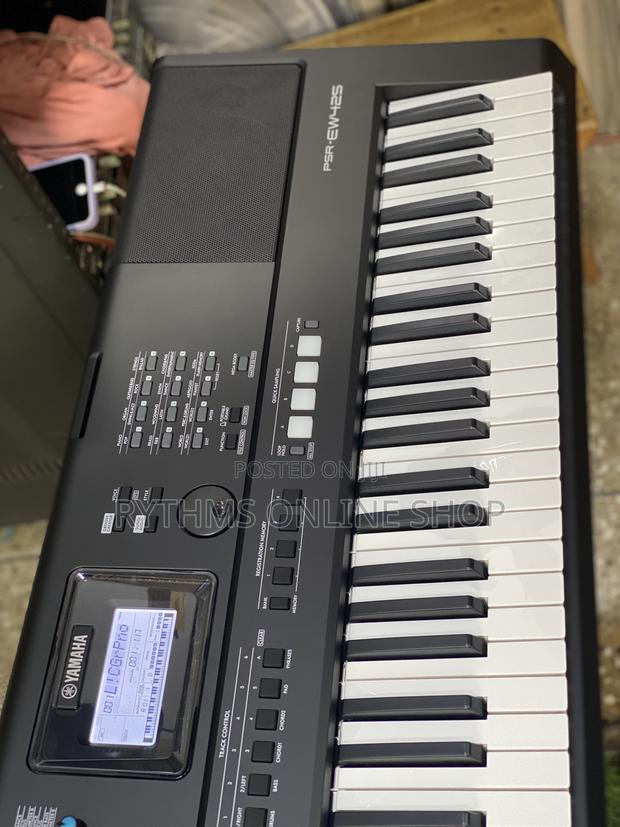 Yamaha PSR Ew-425 76keys Keyboard · Photo 4