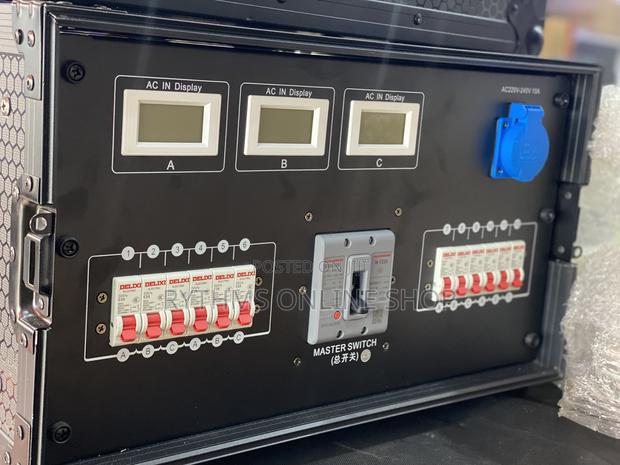 Power Rack Distributor 12output Channels · Photo 4