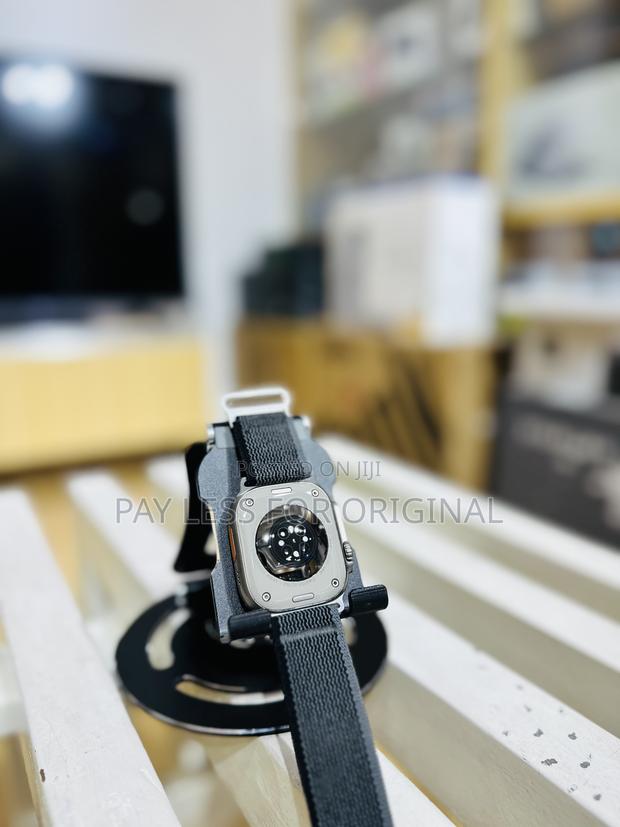 Ultra Watch · Photo 3