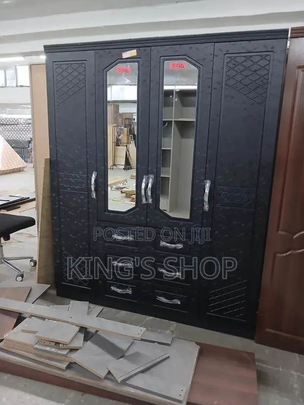 Foreign Spacious Wardrobe · Photo 1