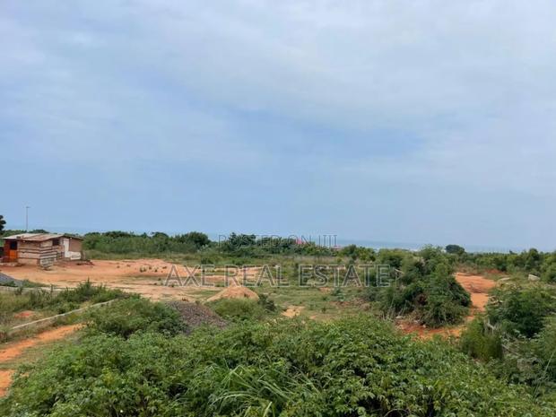 Road Side Plots at DODOWA // Free Documents · Photo 2
