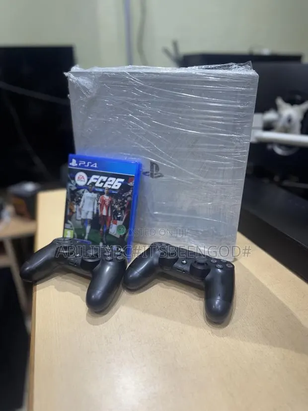 PlayStation 4 Pro 1tb 2controllers 1fc26CD · Photo 1