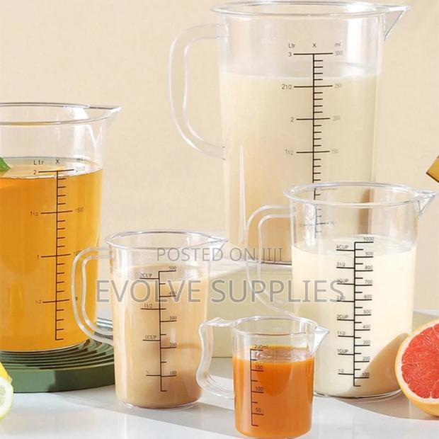 Acrylic Measuring Cups · Photo 3