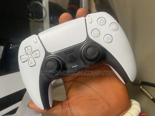 Sony Ps5 Controller Pad Fairly Used · Photo 1