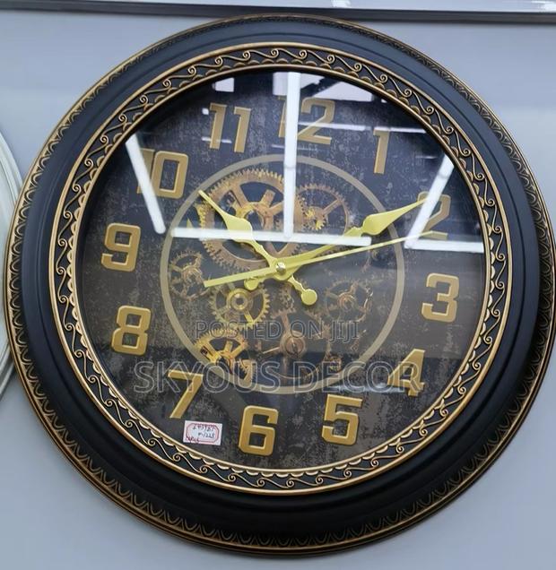 Wall Clock · Photo 1