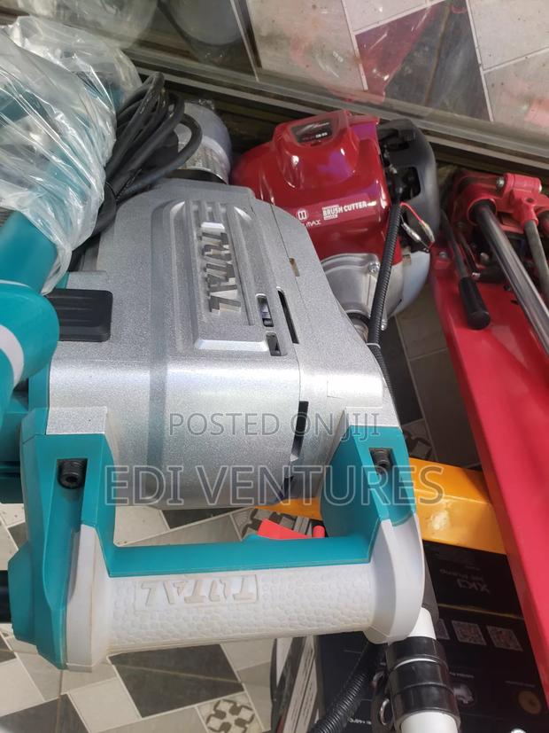 Total 1700w Demolition Breaker · Photo 1