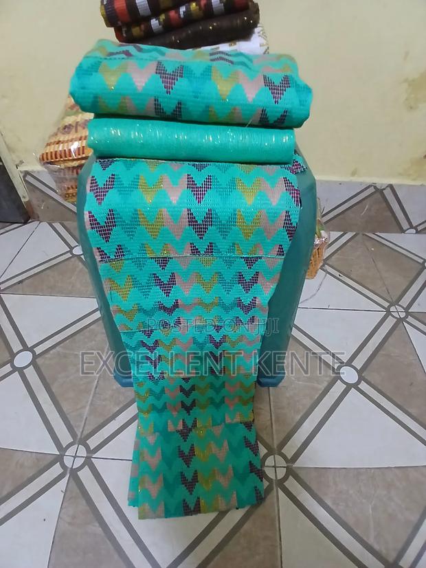 Quality Handwoven Kente · Photo 4
