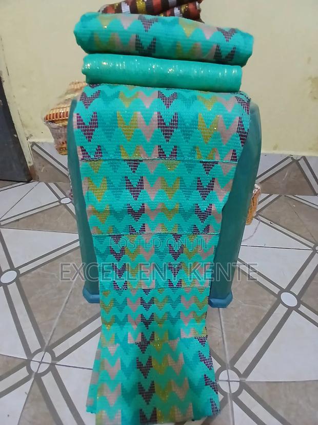Quality Handwoven Kente · Photo 5