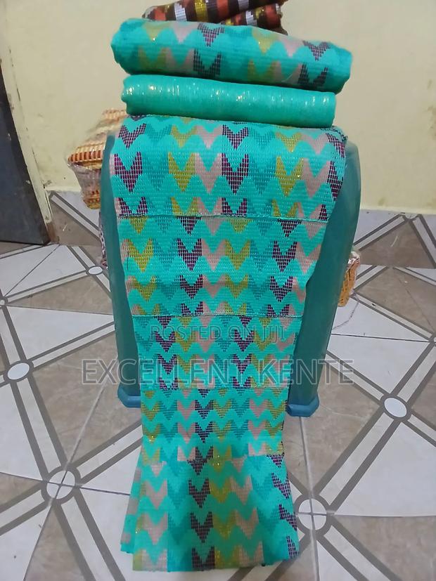 Quality Handwoven Kente · Photo 7
