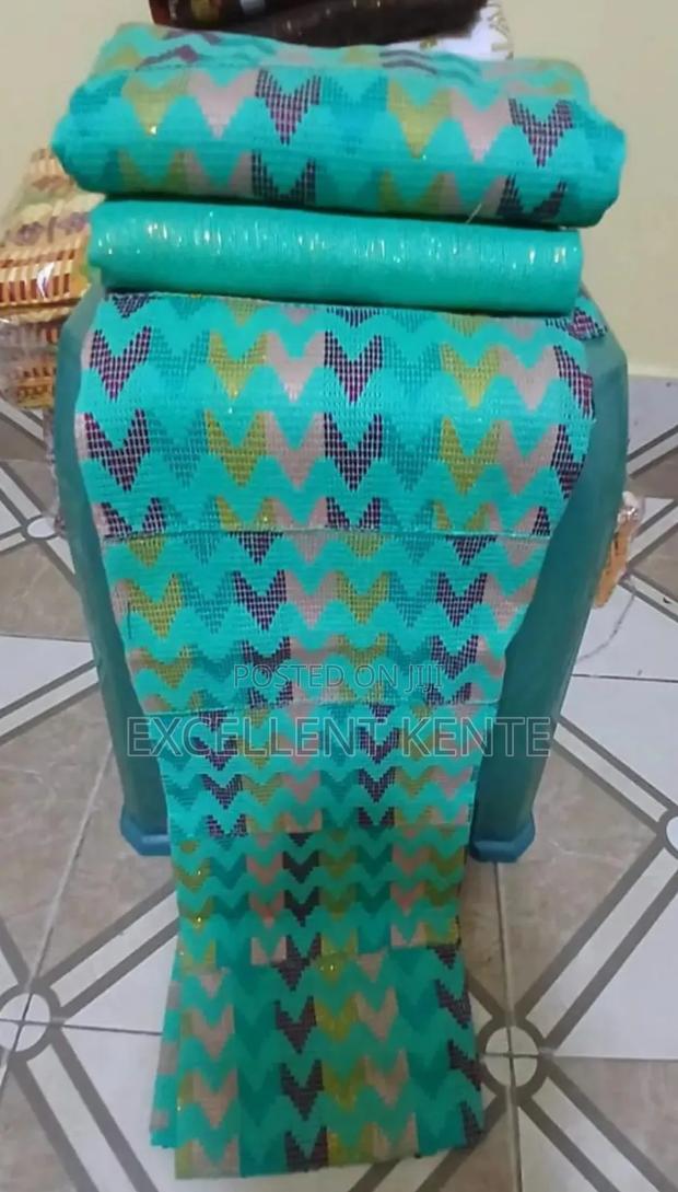 Quality Handwoven Kente · Photo 1