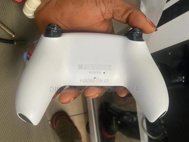 Sony Ps5 Controller Pad Fairly Used · Photo 2