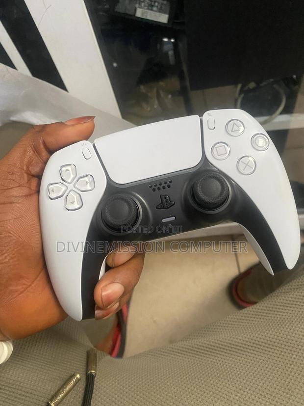 Sony Ps5 Controller Pad Fairly Used · Photo 3