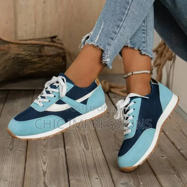 Ladies Comfortable Sneakers · Photo 1