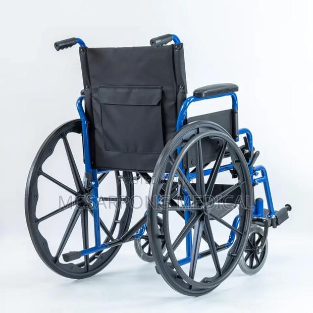 Wheelchair American Model (Manual Foldable) · Photo 1