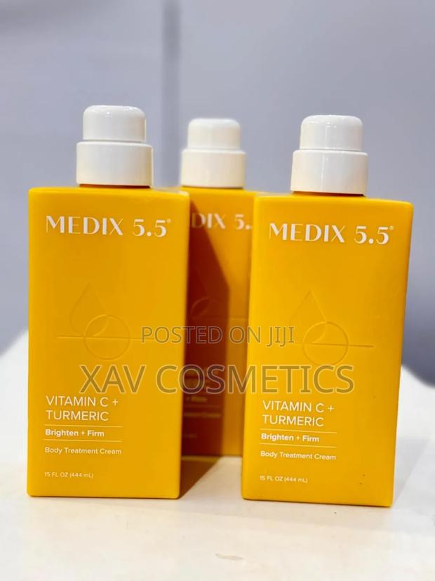 Medix 5.5 Vitamin C +Turmeric Lotion · Photo 1