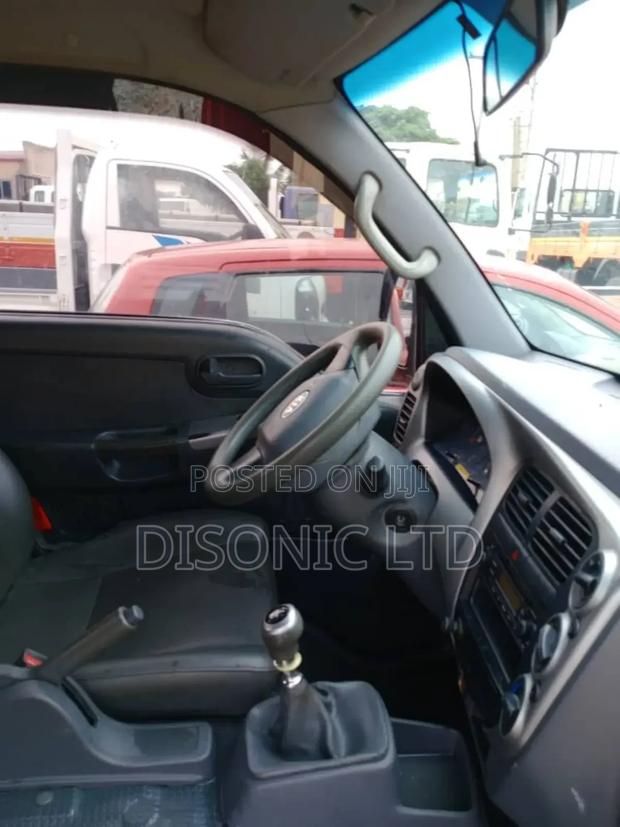 2015 Kia Bongo 
Double Door
Has a Lift Gate · Photo 3