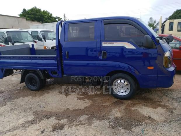 2015 Kia Bongo 
Double Door
Has a Lift Gate · Photo 5