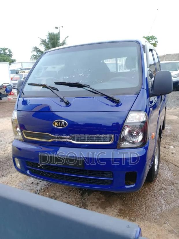 2015 Kia Bongo 
Double Door
Has a Lift Gate · Photo 8