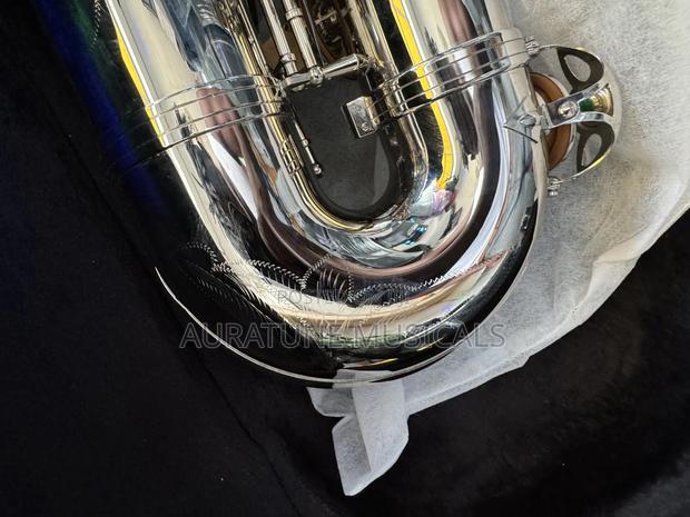 Tenor Saxophone · Photo 4
