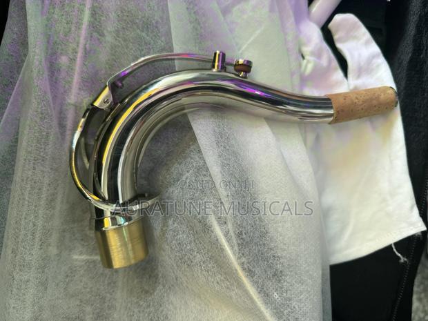Tenor Saxophone · Photo 2