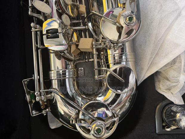 Tenor Saxophone · Photo 8
