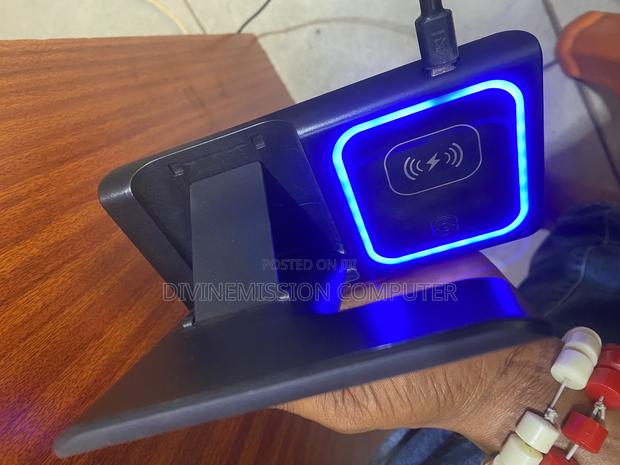 3 in 1 Wireless Charger (Foldable) for Phones,Apple Watch, · Photo 1