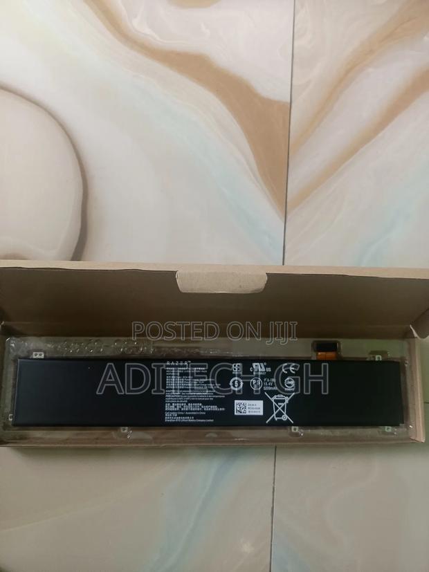 New Original Razer Blade Battery Rc30-0248 From Usa · Photo 1