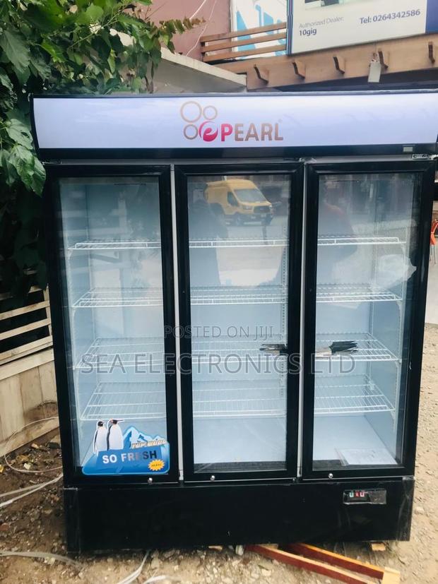 Showcase Pearl 950 Liters 3 Doors Display Fridge · Photo 1