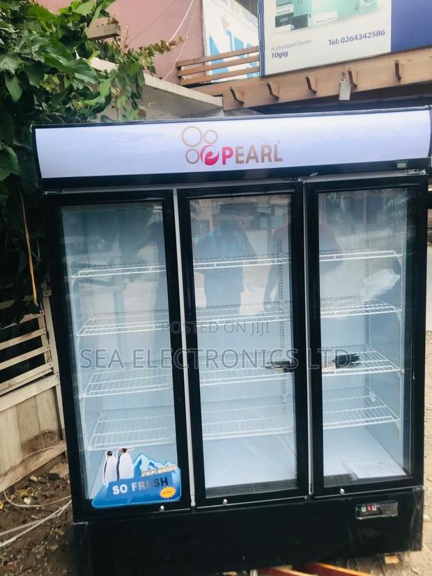 Unique Pearl 3 Doors Display Fridge · Photo 1