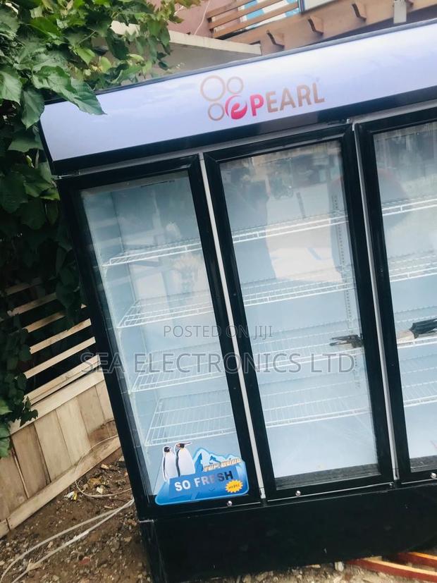 New Showcase Pearl 950 Liters 3 Doors Display Fridge · Photo 1