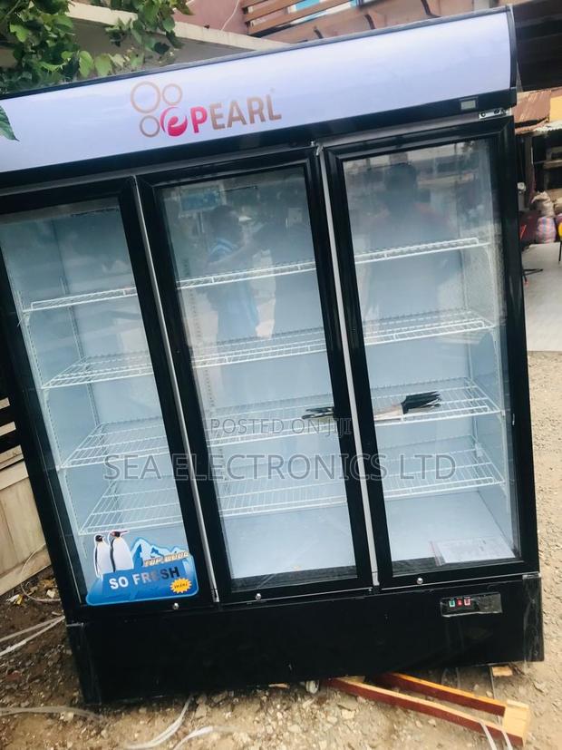 Super Authentic Pearl 3 Doors Display Fridge in Stock · Photo 1