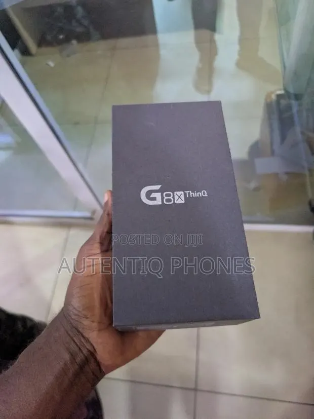 New LG G8X Thinq 128 GB Gray · Photo 1