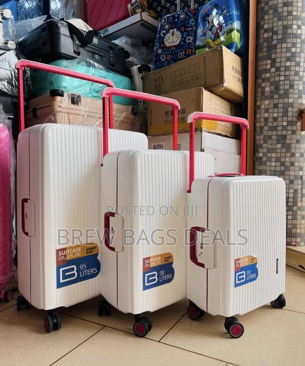 Original 3set Travelers Choice Off White Zipless Suitcase · Photo 1
