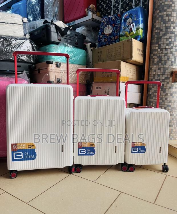 Original 3set Travelers Choice Off White Zipless Suitcase · Photo 2
