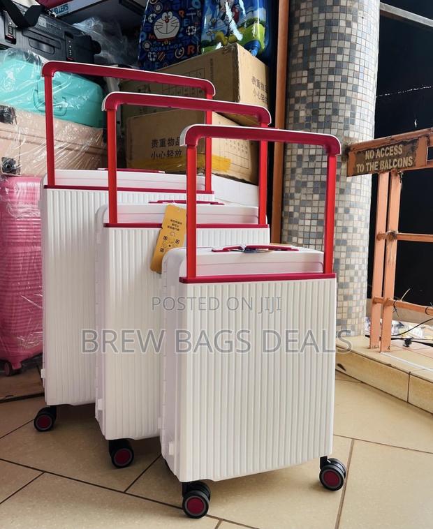 Original 3set Travelers Choice Off White Zipless Suitcase · Photo 3